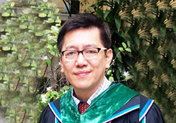 维苏医生(Dr.Visut Suvithayasiri,M.D.)